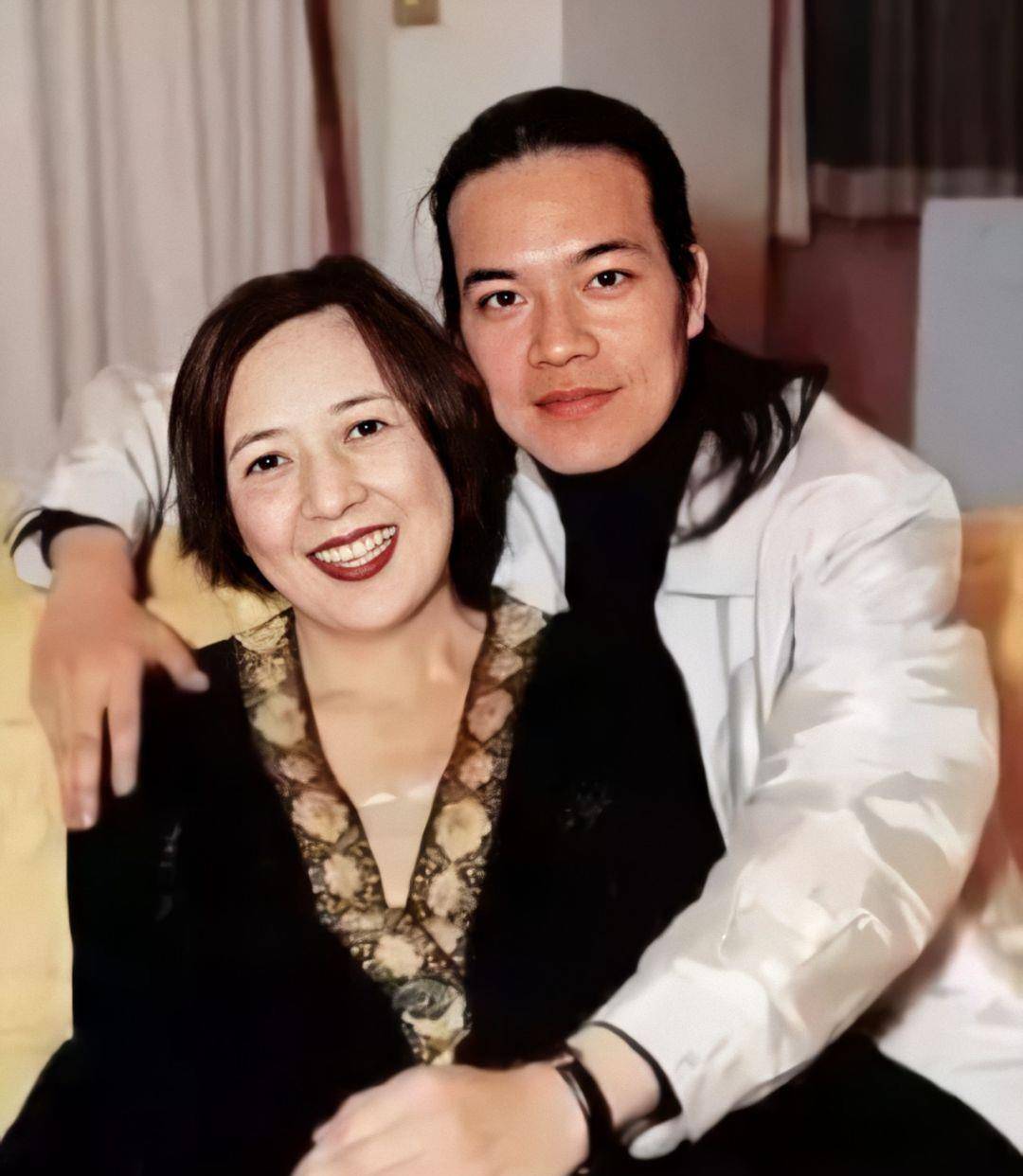 人皆以为宝咏琴苦尽甘来.
