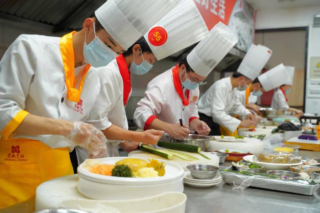 "厨"类拔萃丨华南烹饪冷菜争霸赛决赛惊艳众人,大家快