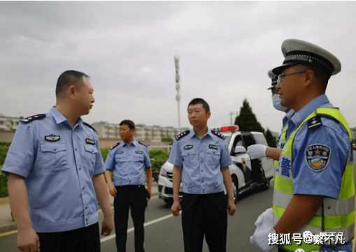 繁峙交警大队大队长任国宾督导高考道路交通安保工作