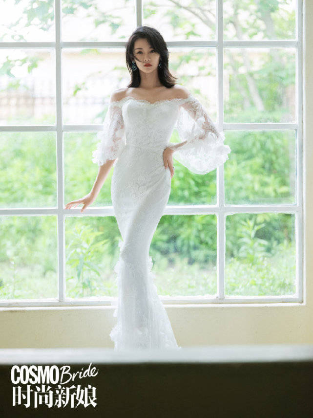 苗苗产后首封曝光:拍婚纱大片,穿露背礼服,身材有料大