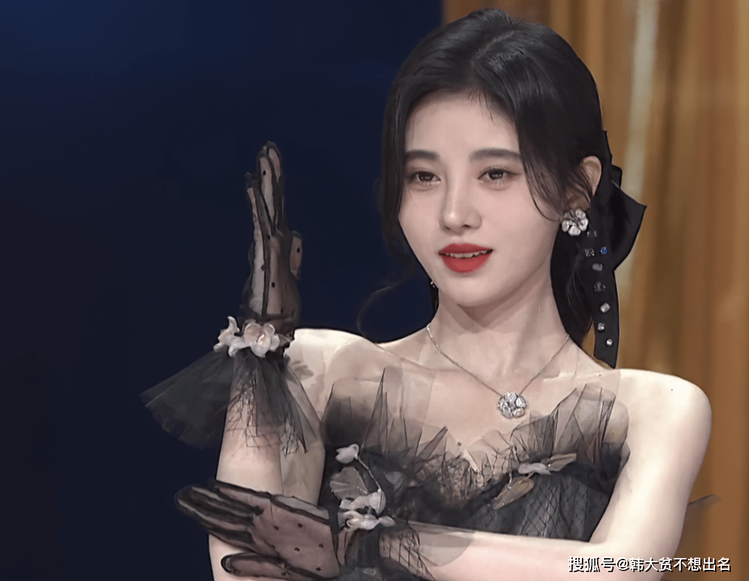 原创拾光盛典状态对比热巴霸气刘亦菲很仙鞠婧祎侧颜暴露真实颜值