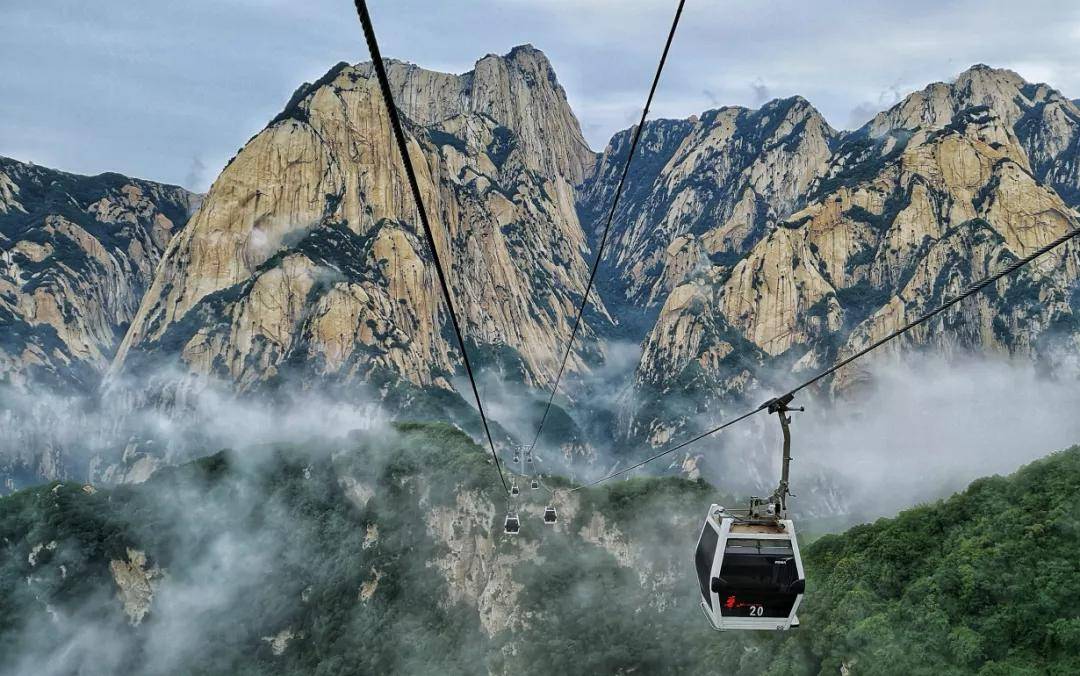 仙掌"通天之关——"金锁关"东仰太华全景(华山西峰索道传媒)返回搜狐