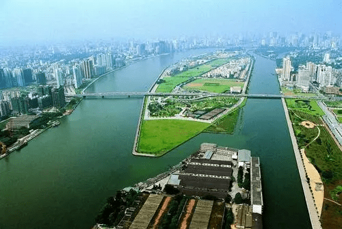 二沙头岛,位于广州市中心珠江河段上,岛四周江水环抱,南临珠江主航