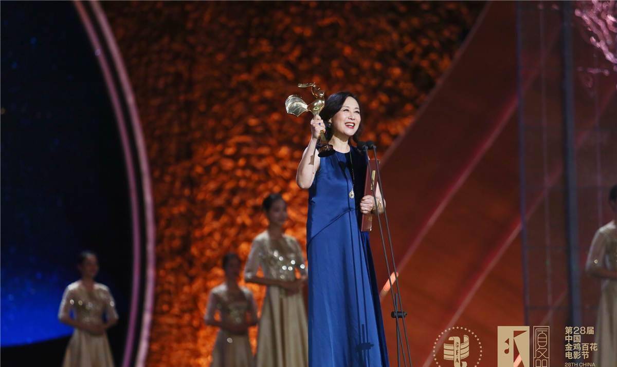 原创送我上青云获金鸡奖最佳女配大奖当代女性题材逐渐升温