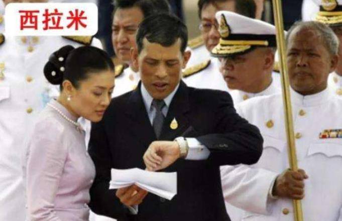 泰国女性地位本来就低,平民出身的西拉米本来应该夹着尾巴做人,然而