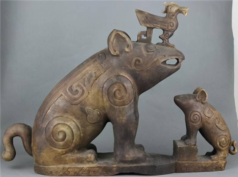 原创三星堆有件玉器,名叫双猪立鸟器,可是古蜀国时代的猪并不是这样