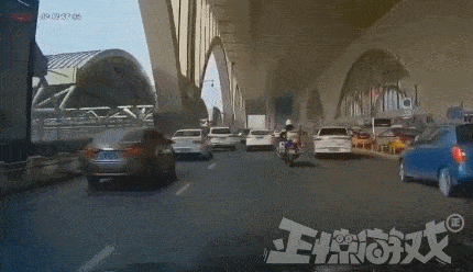 正惊gif:强迫症哭了,大神用铅笔芯雕巴黎铁塔,意外折断傻了