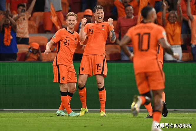 荷兰欧洲杯成绩_荷兰官方国家队历史成绩_瓜迪奥拉 巴萨b队成绩