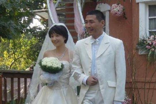 在2007年,张子健再婚,娶了与自己相差4岁的方芸.