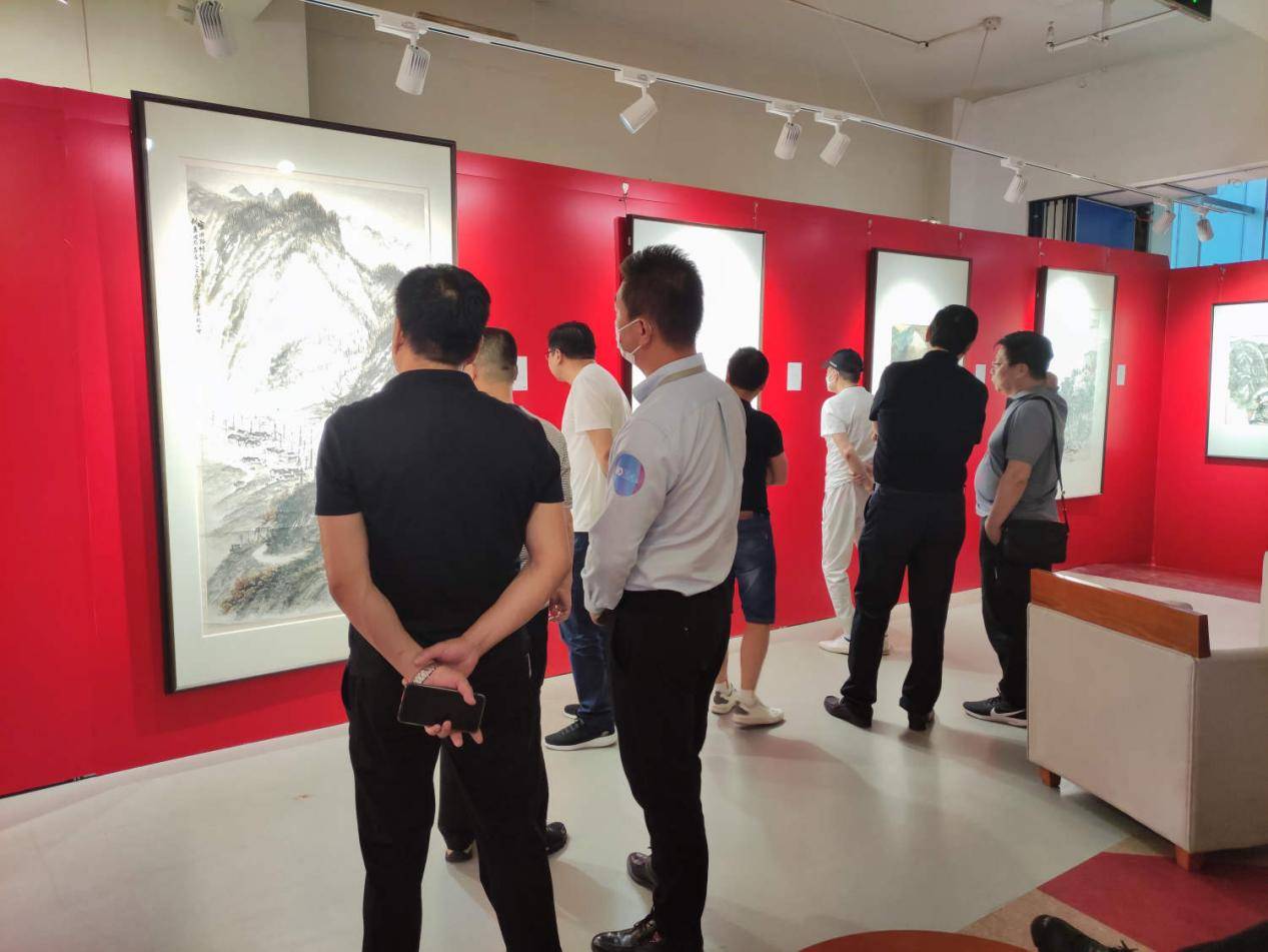 力邦拍卖2021春拍西北最大的线下艺术品展览首日预展精彩纷呈