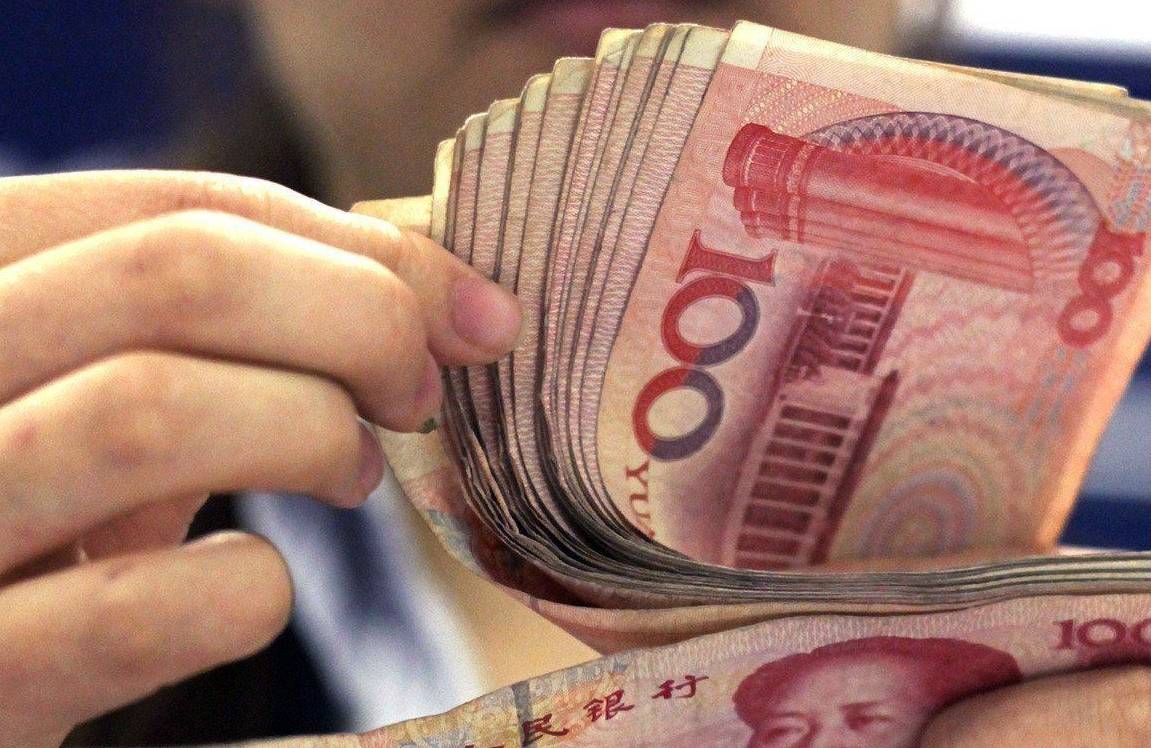 原创去越南旅游,为何在大街上成堆的摆放着人民币,难道不怕被抢吗