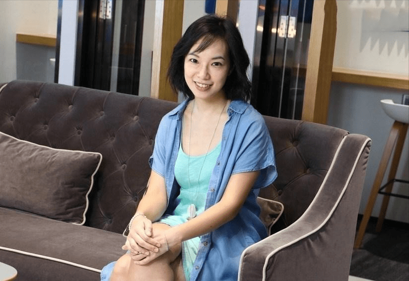 但与这个儿子完全不同的是 他的另一个女儿曾慕雪却是相当的懂事.