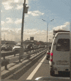 搞笑gif动图给家里的金毛洗个澡之后它自闭了