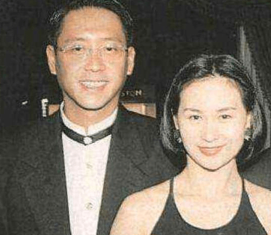 许晋亨的风流情史,46岁泡遍香港女明星,400亿家产光看