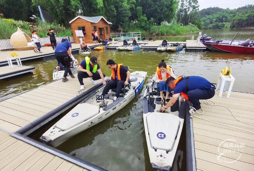 天府国际生物城"永安湖城市森林公园舟钓路亚基地"获授牌