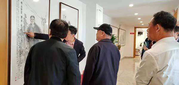 中国人民革命军事博物馆副馆长刘中刚走进张家口市万全区书画创作基地