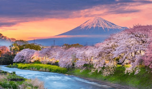 世界最美的落日风景,富士山美到让人窒息,圣托里尼岛仿佛仙境