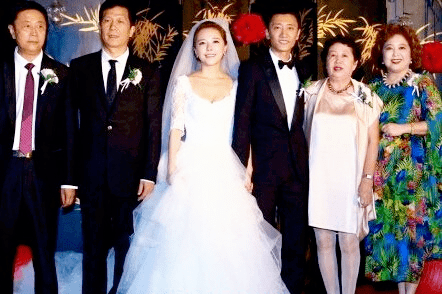 原创超女谁嫁得好黄雅莉与相爱16年初恋结婚何洁张靓颖婚姻触礁