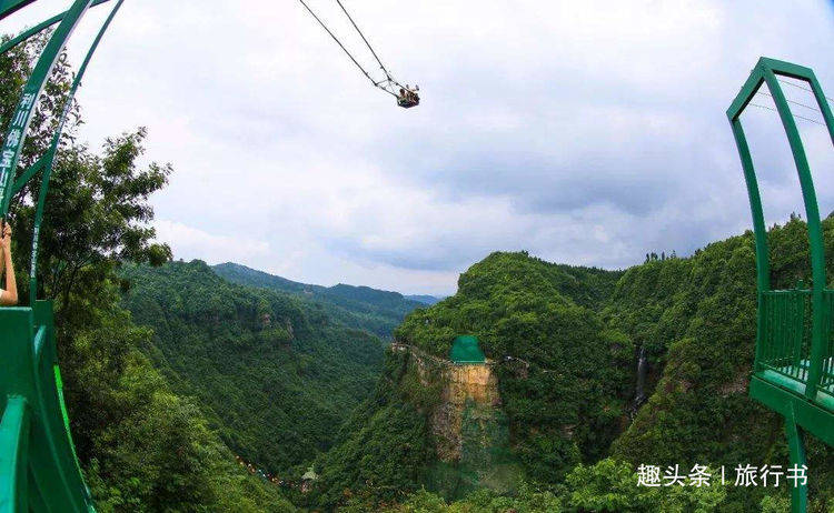 亚洲第一悬崖秋千:能荡出百米远,位于中国网红重庆