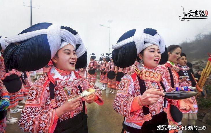 常年隐居在贵州六盘水2000米的大山深处,这便是长角苗族