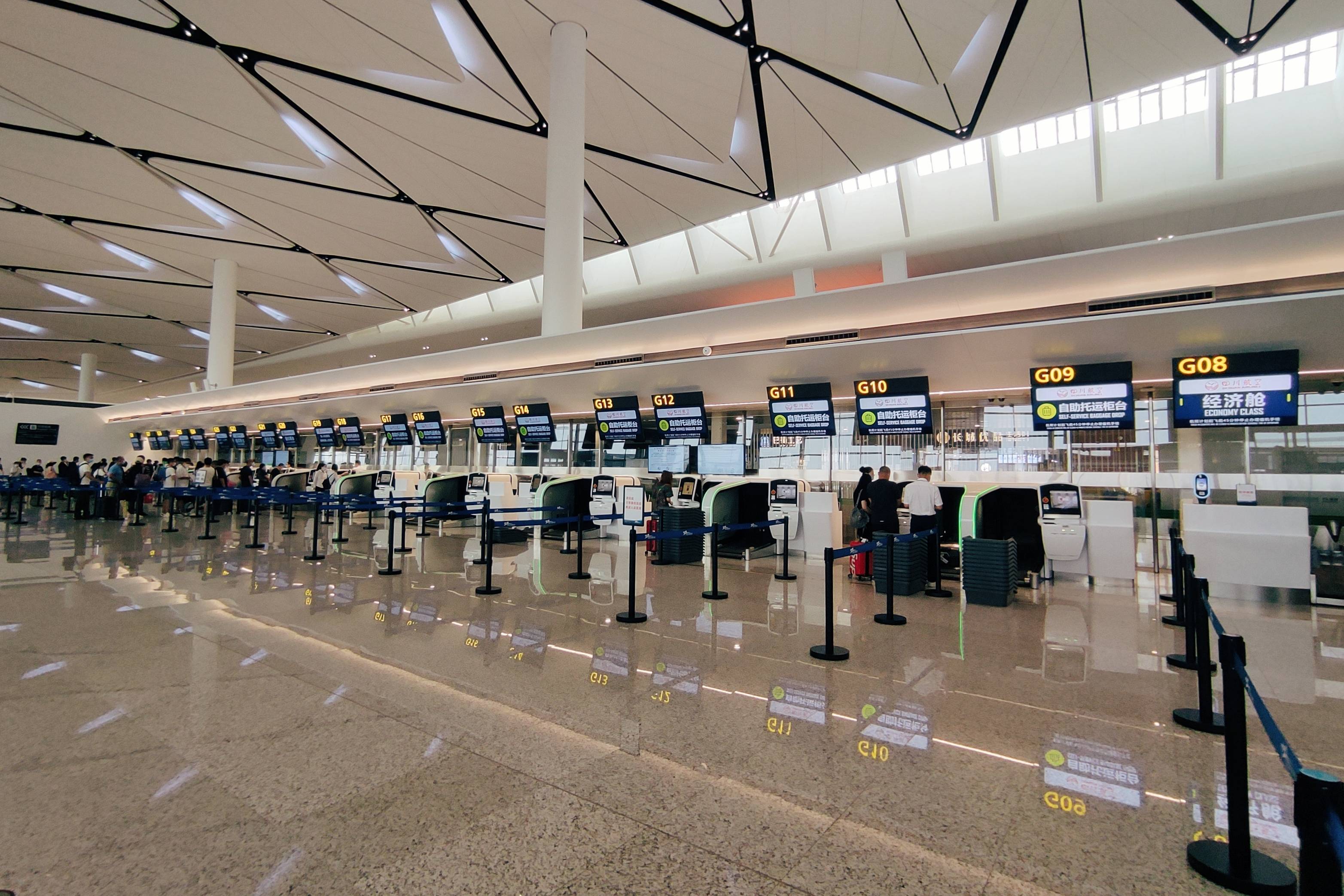 原创成都天府机场乘机体验柜台有亮点旅客这里是一流的