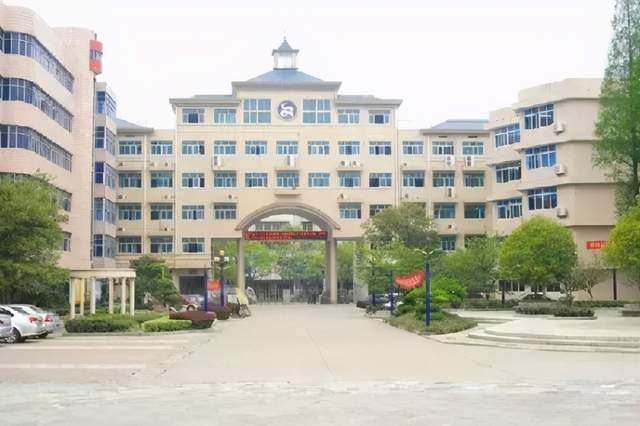 广水一中2021年高考,广水一中物理类最高分是马林同学总分687分,名列