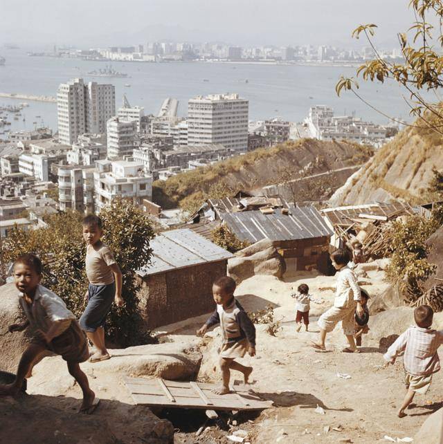 60年代的中国老照片,杭州爷孙俩画面温馨