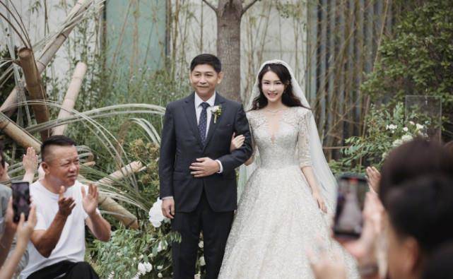 原创李子峰微博晒出婚礼照片,发文再次深情表白老婆