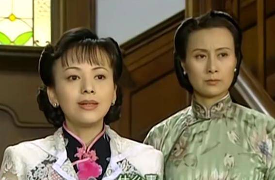 长大才发觉,《情深深雨蒙蒙》中,傅文佩是琼瑶剧中一"