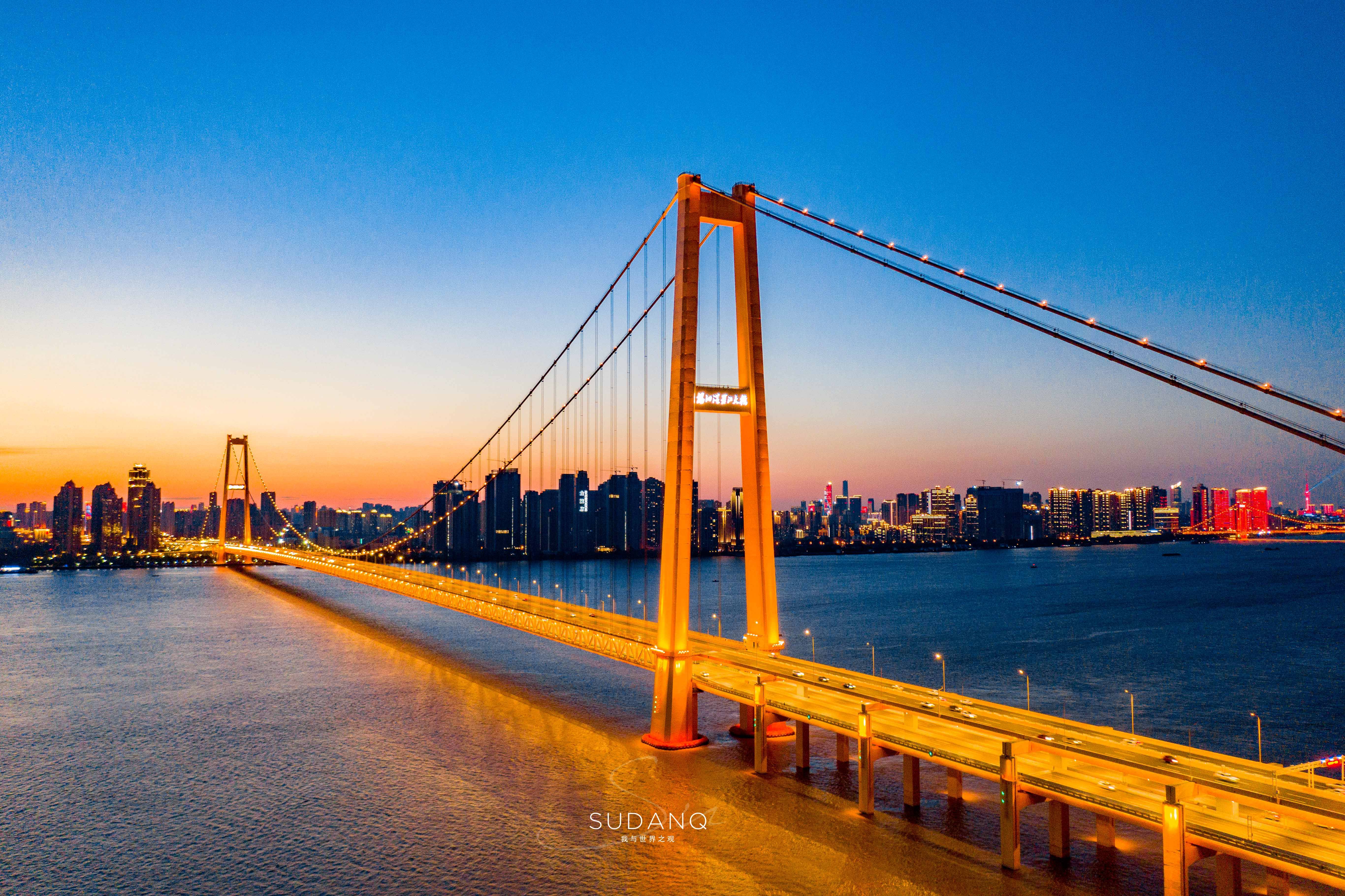 原创武汉的这座长江大桥太宏伟中国用了4年多时间美国建成得用9年