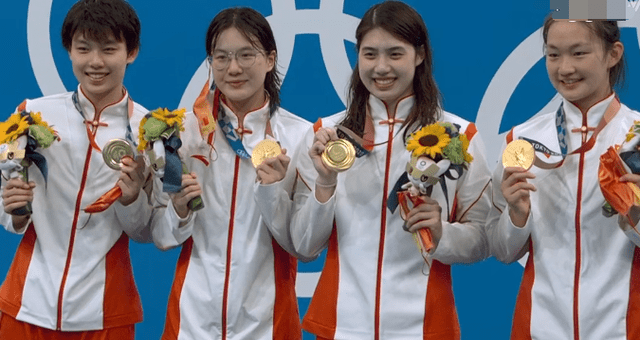 原创中国队女子4x200米自由泳接力夺冠 张雨霏80分钟内拿2块金牌