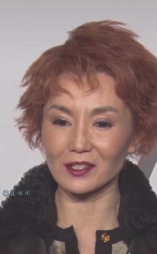 岁月果然是把杀猪刀!张曼玉近照曝光令人意外,五官凹陷太苍老?