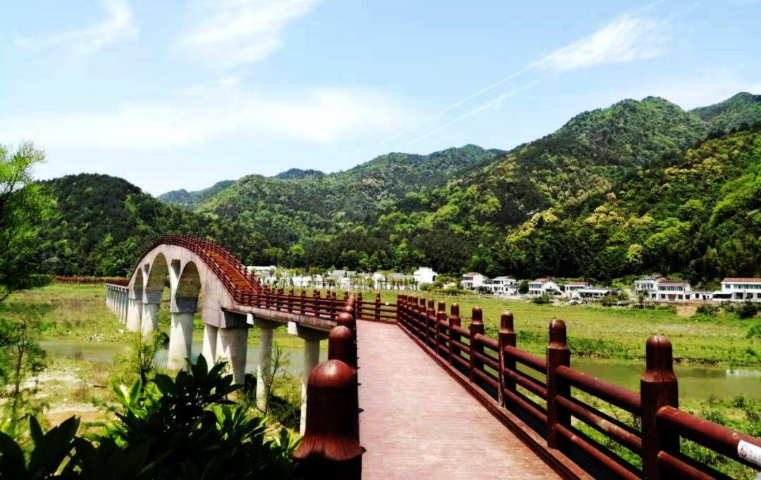 原创湖南地处三县交界处的山,是国家级风景名胜区