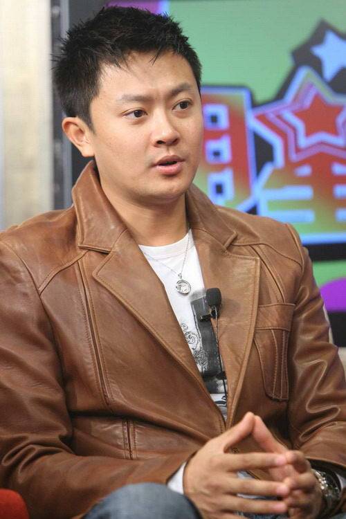 印小天登长城跳舞引争议,被批评后诚恳道歉,网友:刚翻