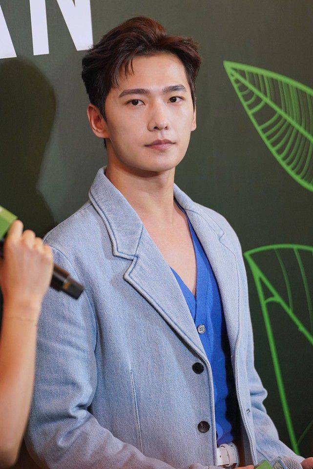 原创杨洋的长相太"少年"了,就算梳着略显油腻的发型,也好帅气