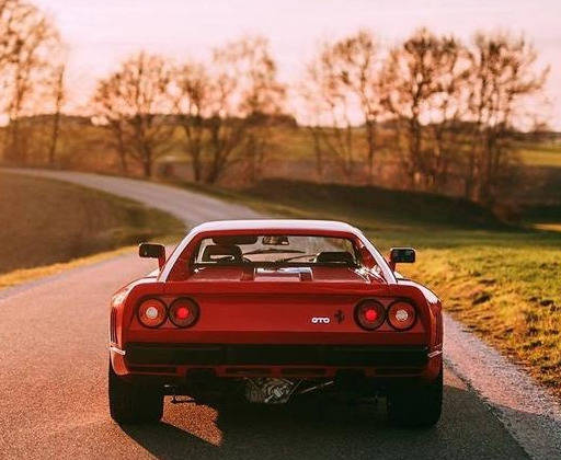 法拉利288gto优雅的外表下隐藏着一颗狂暴的心