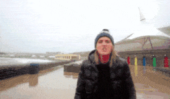 原创搞笑gif段子爸妈是真爱孩子是外卖