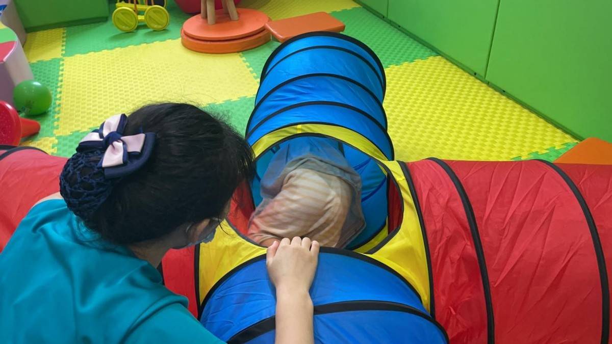 宝宝不会爬就一定是发育迟缓吗?