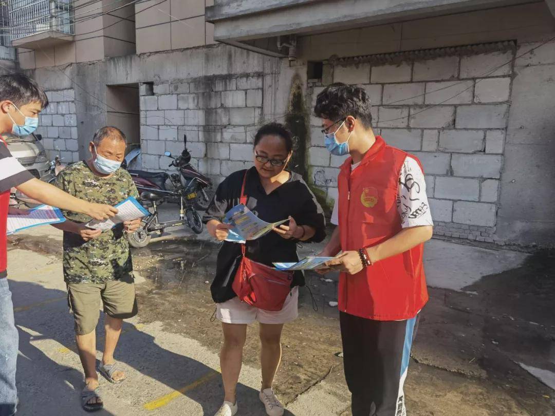 潢川县返乡大学生志愿者助力县新冠肺炎疫情应急处置和全员核酸检测