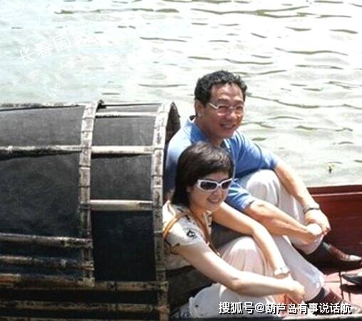 原创著名主持人曲向东近况他的老婆是谁他对女儿充满了温情和爱