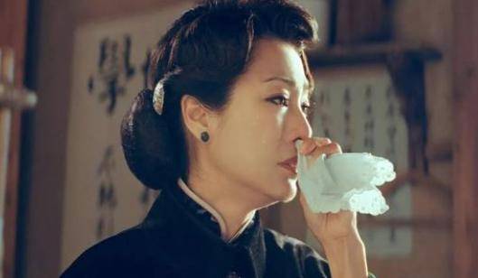 她21岁演黄蓉,55岁痛失所爱,《无问西东》两场戏看哭观众_米雪