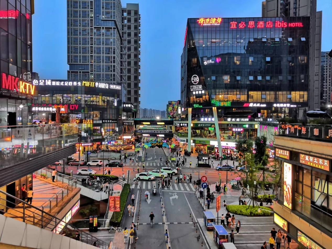龙湖成都时代天街街区 实景图