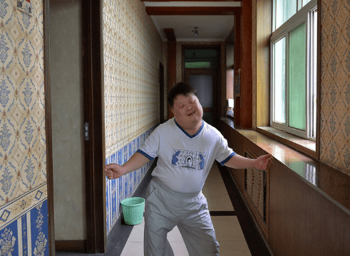 天才指挥家舟舟毁灭史