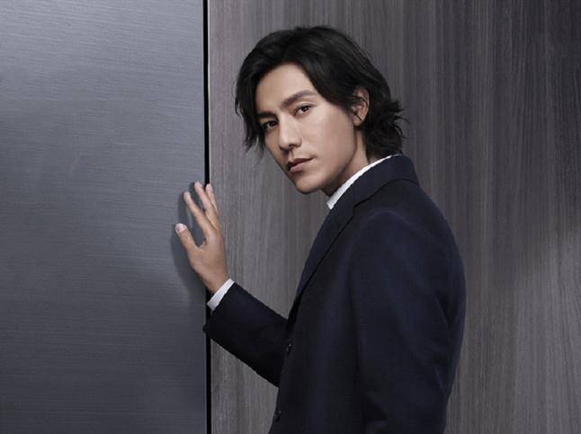 原创43岁的陈坤越老越帅气,穿1万7西装配新发型,昔日男神又重新上线