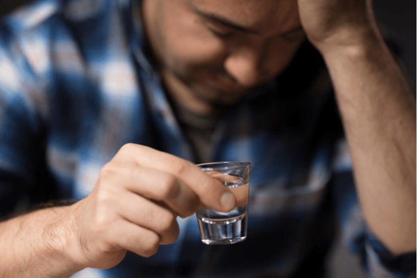当代年轻人为什么爱喝酒?一醉解千愁?