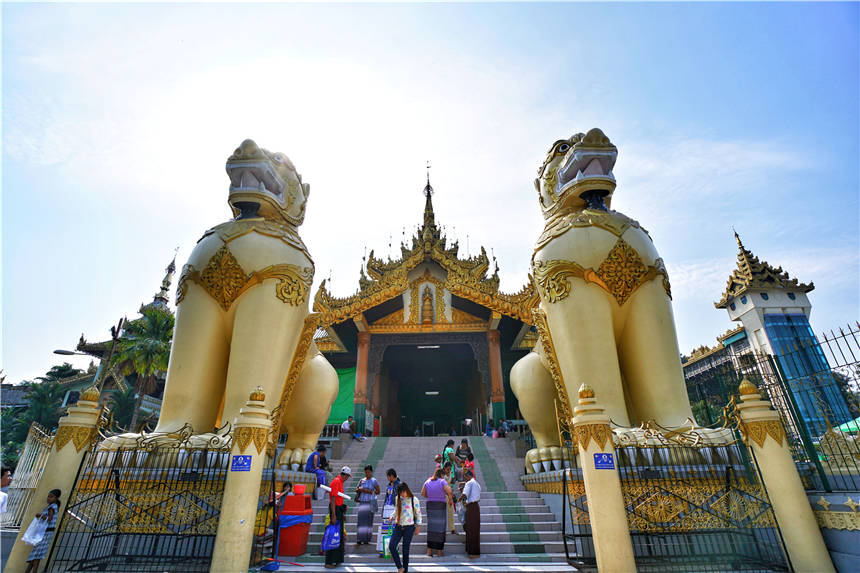 原创缅甸必打卡的旅游景点,一座塔有7吨黄金,中国游客来玩容易迷路