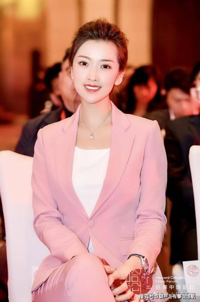 原创凤凰主播朱梓橦:我是大连人!疯狂的律政佳人,颜值也是超级养眼