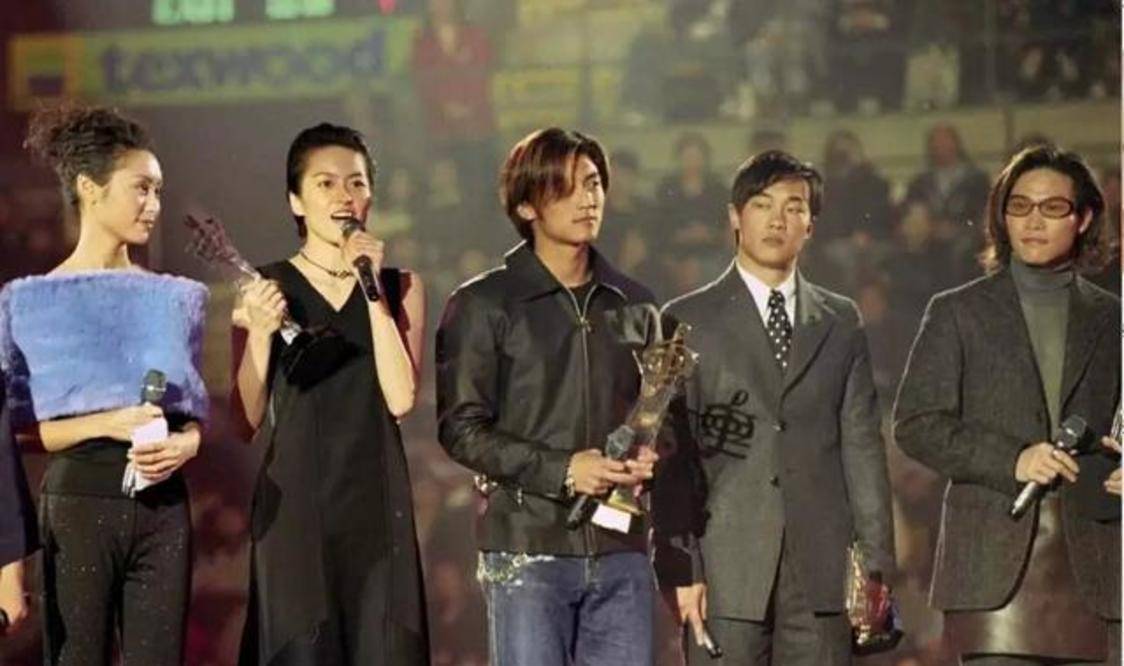 原创梁咏琪将暂别乐坛,出道26年与郑伊健相恋,现嫁外籍老公被宠成宝