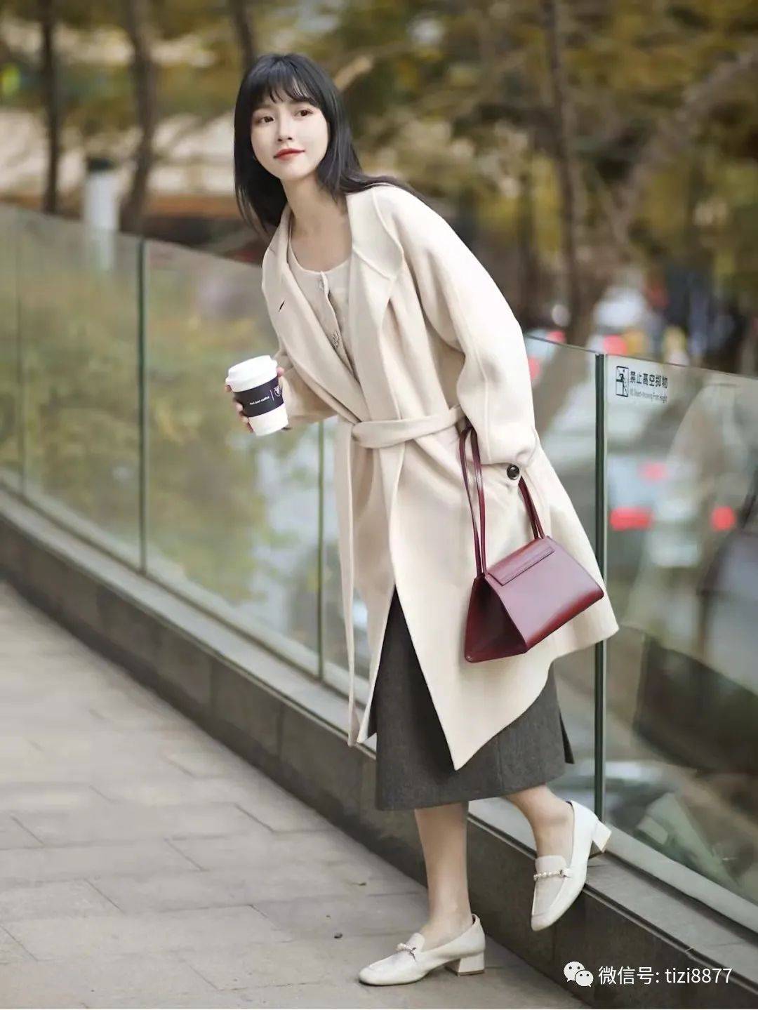 原创白色乐福鞋搭配什么颜色的衣服好看