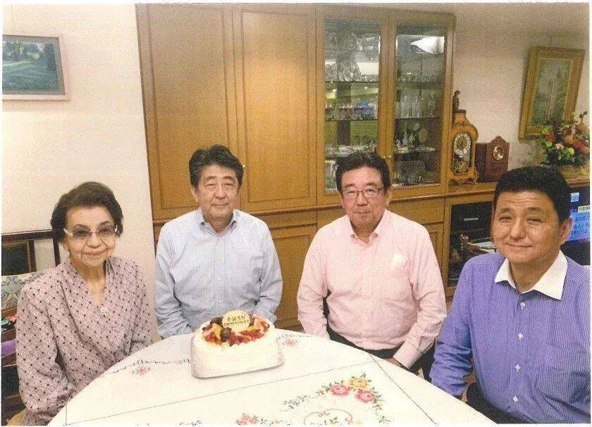 而关于安倍洋子想要的"女内助"儿媳,安倍昭惠更是一点也没让她如愿